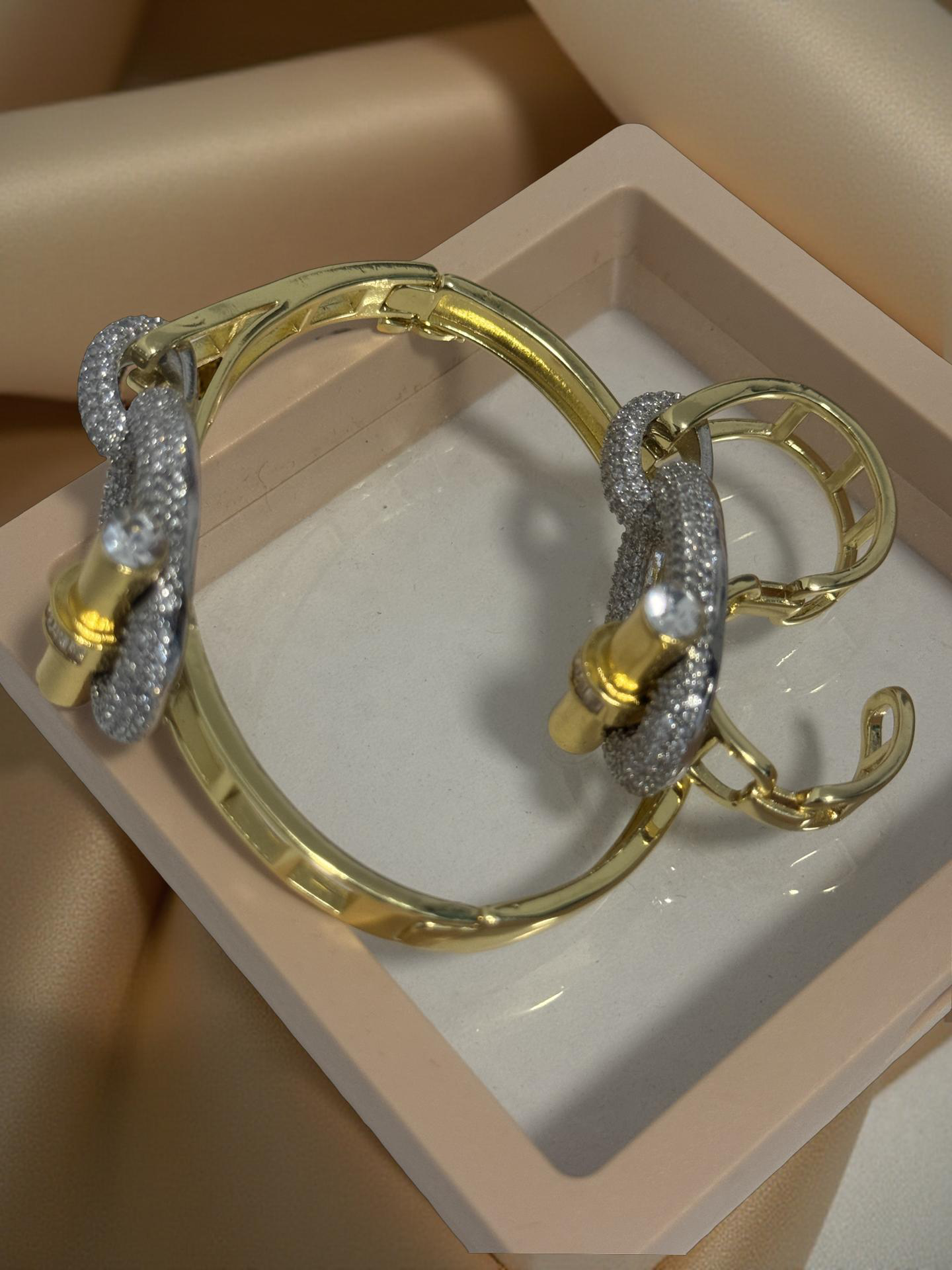 Luxurious Gold & Silver Link Bracelet